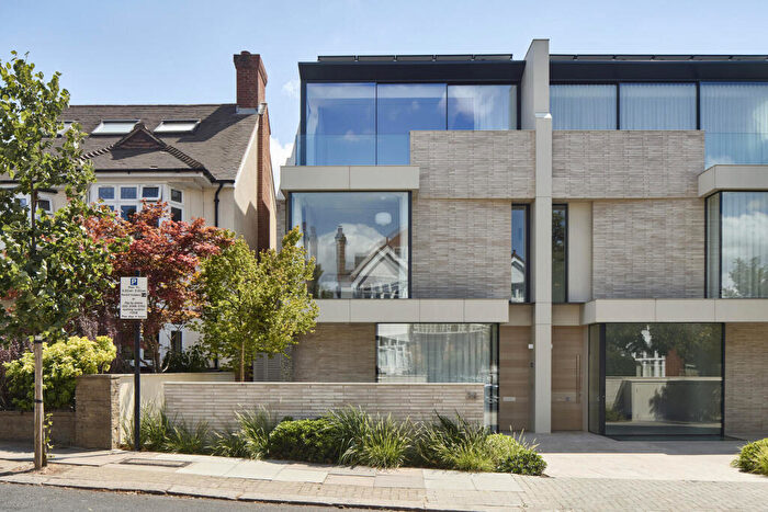 5 Bedroom House For Sale In Thurleigh Road, London, SW12