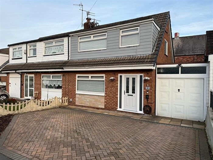 3 Bedroom Semi Detached House For Sale In Silverthorne Close, Stalybridge, SK15