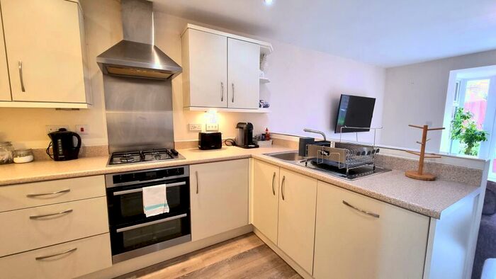 4 Bedroom Semi-Detached House To Rent In George Dixon Road, Harborne, Birmingham, B17