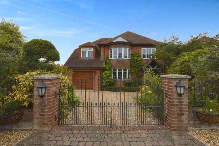 4 Bedroom Detached House For Sale In Netton, Woodford Valley ** Video Tour **, SP4
