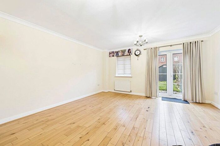 3 Bedroom Town House To Rent In Angus Close, Winnersh, Wokingham, Berkshire, RG41