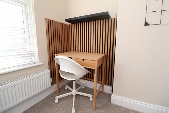 2 Bedroom Flat To Rent In Denman Street, Radford, Nottingham, NG7
