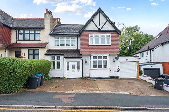 4 Bedroom Semi-Detached House To Rent In Foxley Hill Road, Purley, CR8