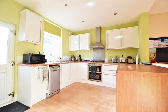 5 Bedroom Semi Detached House To Rent In Spring View Road, Sheffield, S10