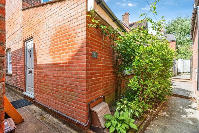 1 Bedroom Flat For Sale In High Street, Lyndhurst, Hampshire, SO43