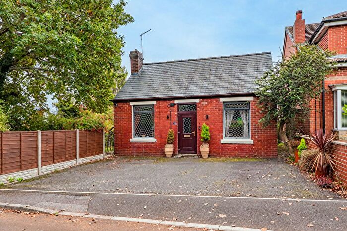 2 Bedroom Bungalow For Sale In Moat Lane, Wickersley, Rotherham, S66