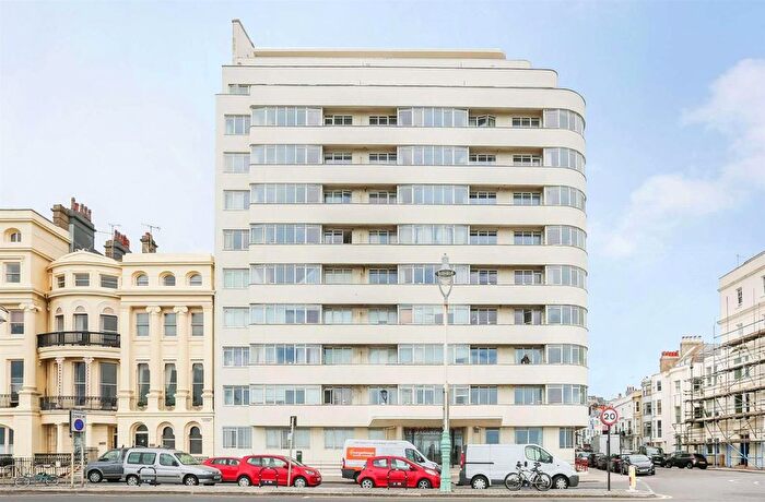 Studio To Rent In Embassy Court, Brighton, BN1