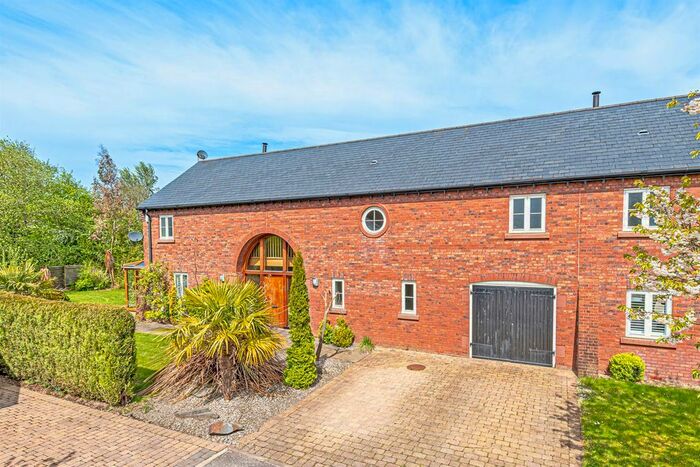 4 Bedroom Semi-Detached House For Sale In Orchard Gate, Kingsley, Frodsham, WA6