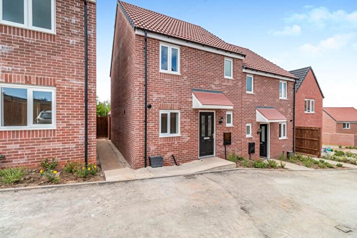 2 Bedroom Semi-Detached House To Rent In Hilton Close, Pleasley, NG19