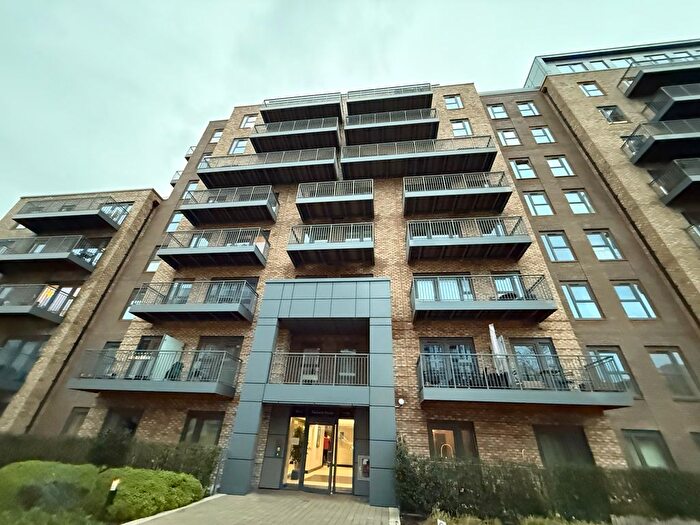 1 Bedroom Flat To Rent In Fairbank House, Beaufort Square, London, NW9
