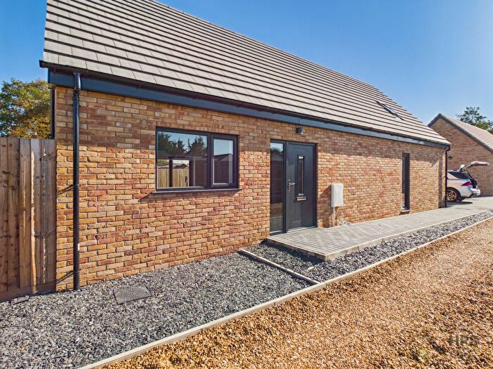 3 Bedroom Bungalow For Sale In B Turnpike Road, Red Lodge, Bury St. Edmunds, IP28