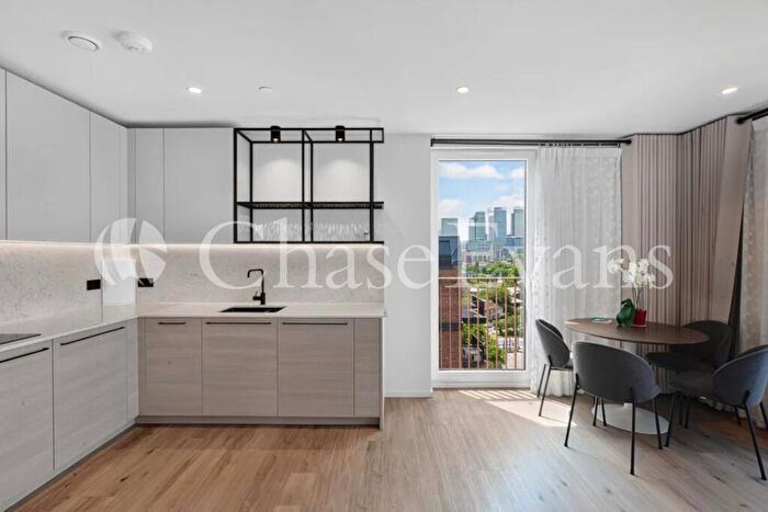 2 Bedroom Flat To Rent In Iris House, Hemlock Street, Poplar Riverside, London, E14