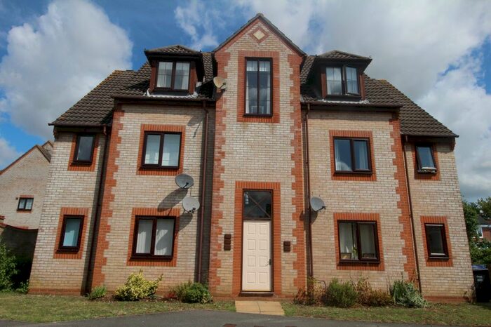 1 Bedroom Flat To Rent In Lansdown Grove, Chippenham, SN15