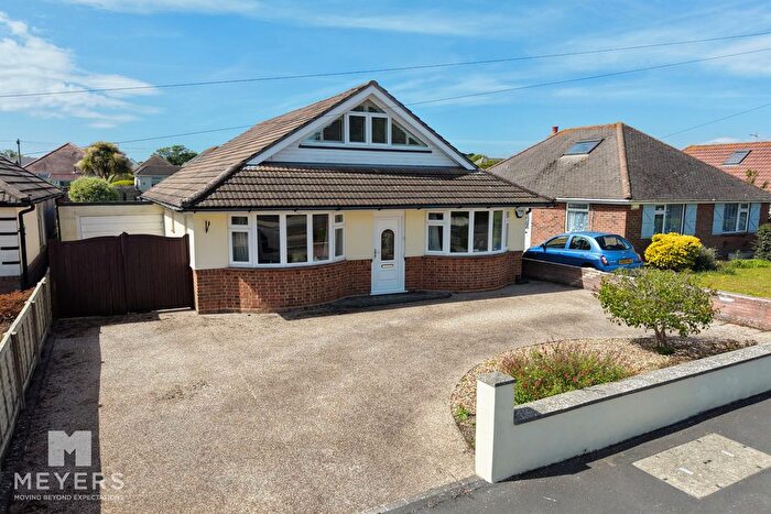 4 Bedroom Bungalow For Sale In Thornbury Road, Bournemouth, BH6