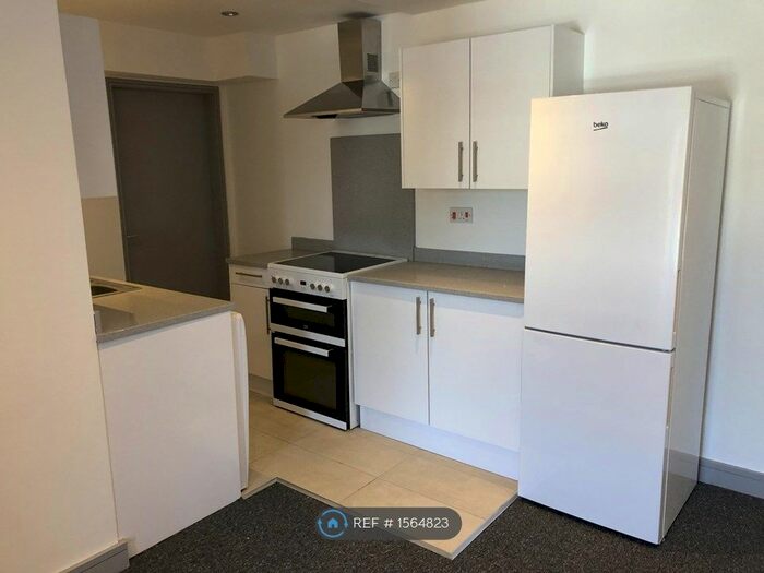 2 Bedroom Flat To Rent In Hobson Road, Selly Park, Birmingham, B29