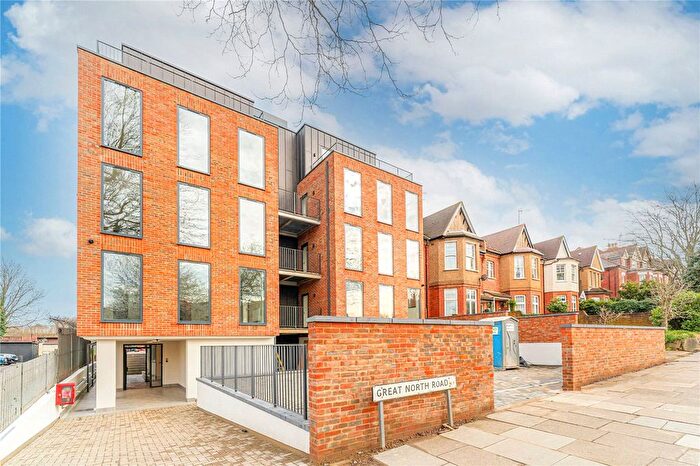 2 Bedroom Flat To Rent In Great North Road, London, N2