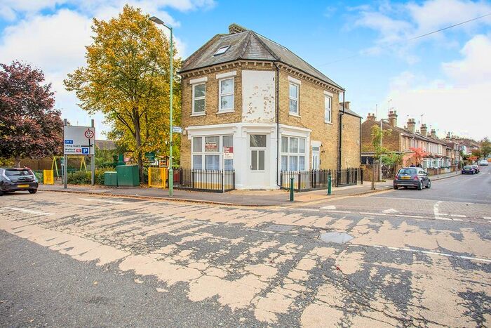 1 Bedroom Flat To Rent In St. Johns Road, Watford, WD17