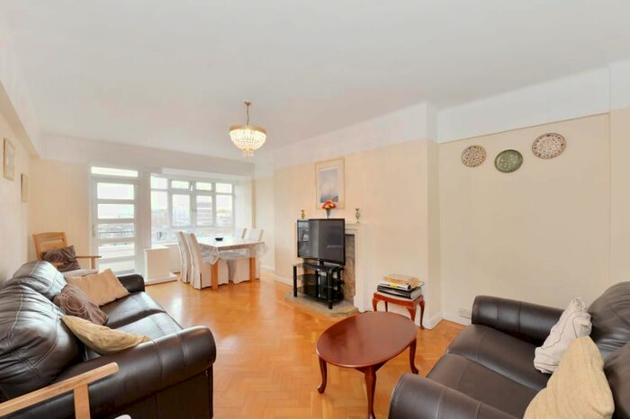 2 Bedroom Flat To Rent In Portsea Place, London W2