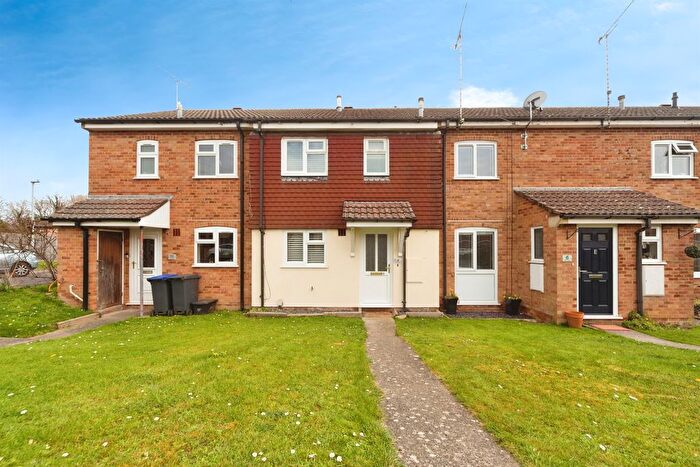 3 Bedroom Terraced House For Sale In River Way, Durrington, Salisbury, SP4