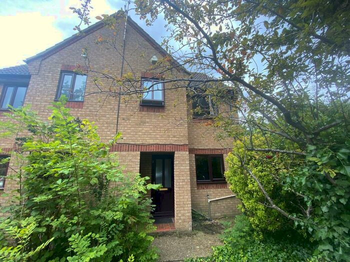 3 Bedroom House To Rent In Evergreens, Cambridge, CB4