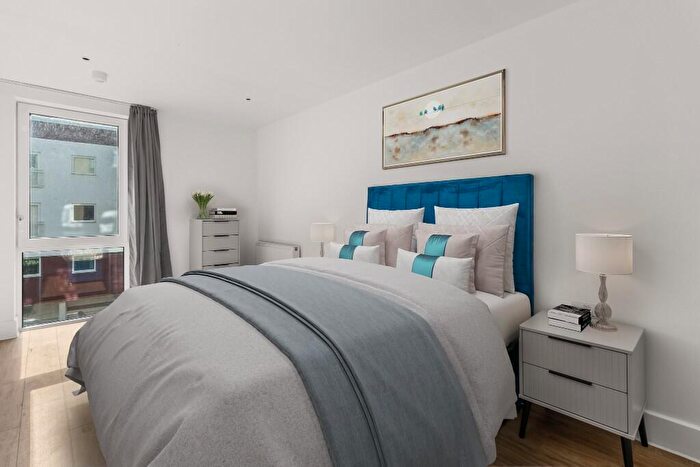 2 Bedroom Apartment To Rent In Station Approach, Epsom, Surrey, KT19