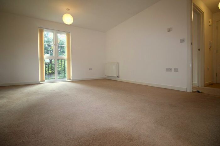 1 Bedroom Flat To Rent In Revere Way, Epsom, KT19