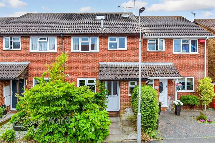 4 Bedroom Terraced House For Sale In Jenner Way, Eccles, Aylesford, Kent, ME20