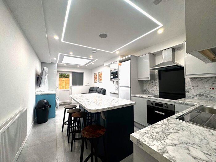 5 Bedroom House To Rent In George Road, B29