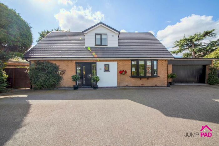 3 Bedroom Detached Bungalow For Sale In Grange Close, Lowton, Warrington, WA3