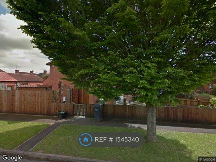 3 Bedroom Semi-Detached House To Rent In Addison Grove, Taunton, TA2