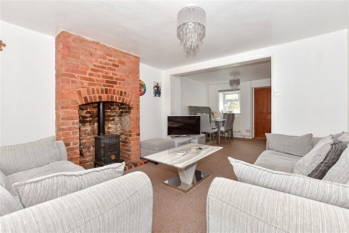 3 Bedroom End Of Terrace House For Sale In Loose Road, Maidstone, Kent, ME15