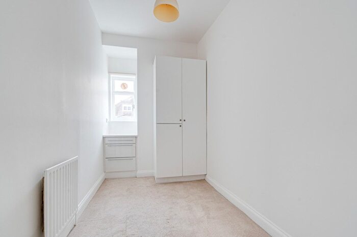 2 Bedroom Flat To Rent In Lithos Road, Hampstead, London, NW3