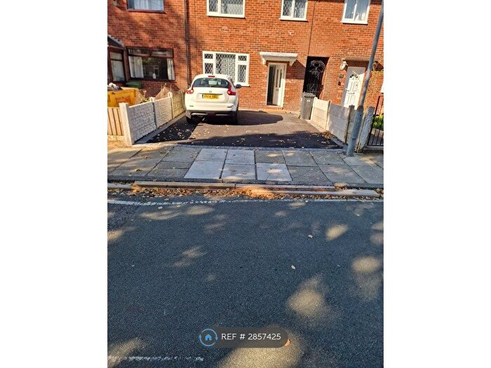 3 Bedroom Semi Detached House To Rent In Grasmere Avenue, Farnworth, Bolton, BL4