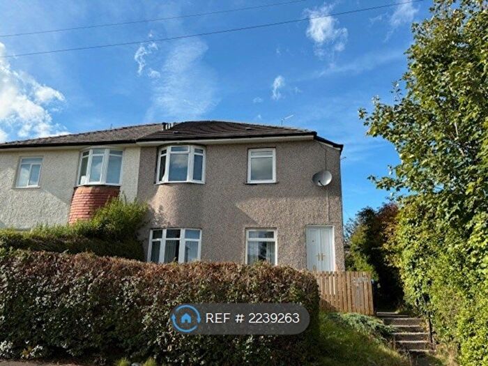 3 Bedroom Flat To Rent In Innerwick Drive, Glasgow, G52