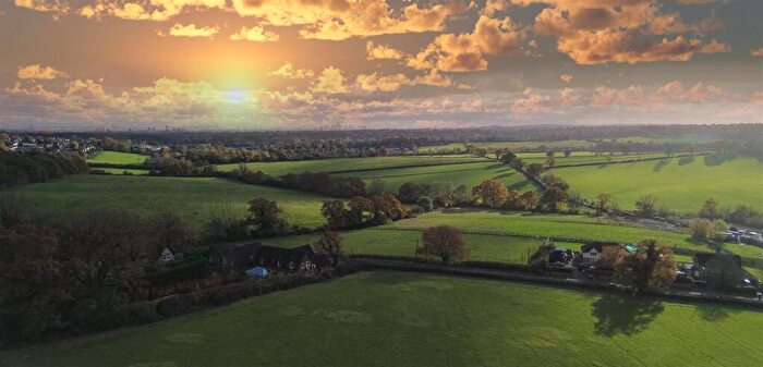 2 Bedroom Apartment For Sale In The Canthook, Old Royal Chace, Enfield, EN2