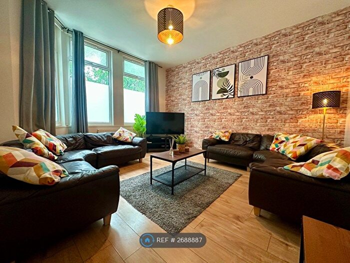 8 Bedroom Terraced House To Rent In Croydon Road, Middlesbrough, TS1