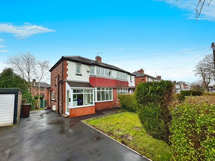 3 Bedroom Semi-Detached House To Rent In Thatch Leach Lane, Whitefield, M45