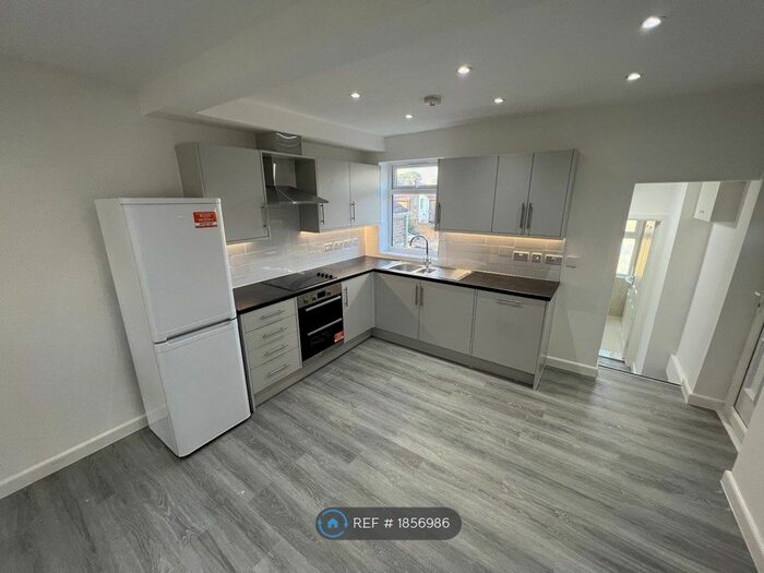 1 Bedroom Flat To Rent In Beckenham Lane, Bromley, BR2