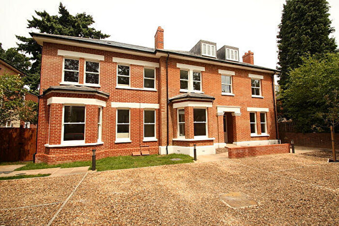 1 Bedroom Flat To Rent In Broomhall Road, , Woking, GU21