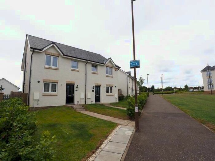 3 Bedroom Semi-Detached House To Rent In Burnbrae Road, Bonnyrigg, EH19