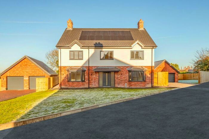 5 Bedroom Detached House For Sale In St Francis Green, Bardney, Lincoln, LN3