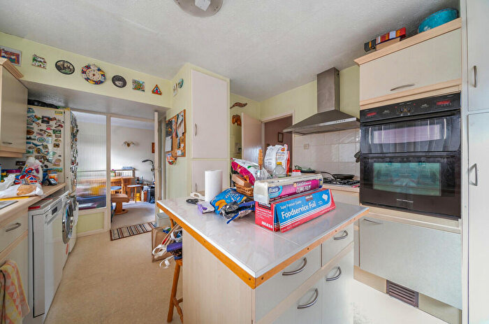 3 Bedroom Detached House For Sale In Sundon Road, Houghton Regis, Dunstable, LU5