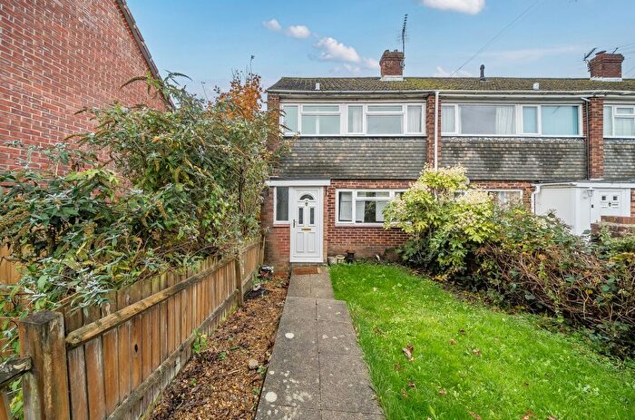 3 Bedroom Semi Detached House For Sale In Butts Road, Sholing, Southampton, Hampshire, SO19