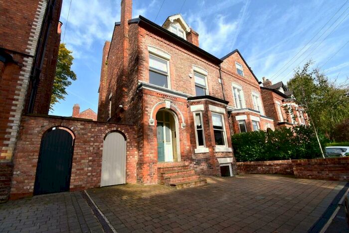 4 Bedroom Semi-Detached House To Rent In Northen Grove, Manchester, Greater Manchester, M20