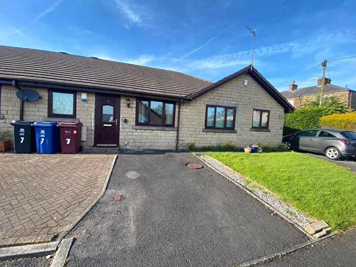 2 Bedroom Bungalow To Rent In Brow View, Burnley, BB10