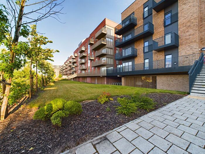 2 Bedroom Flat To Rent In Hampton Place, Ashford, TN23