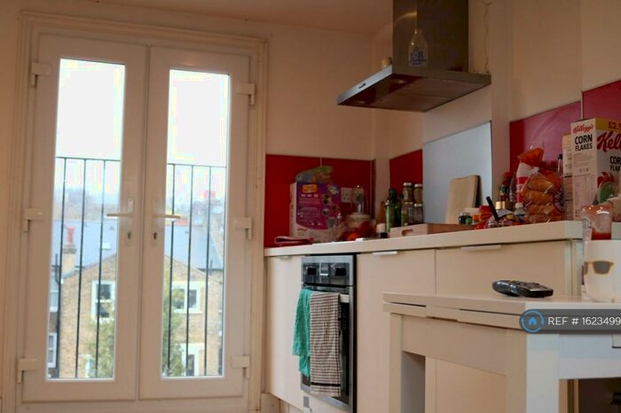 3 Bedroom Flat To Rent In Ballina Street, London, SE23