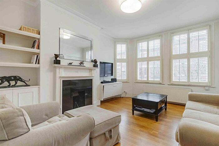 2 Bedroom Flat For Sale In Rostrevor Road, London, SW6