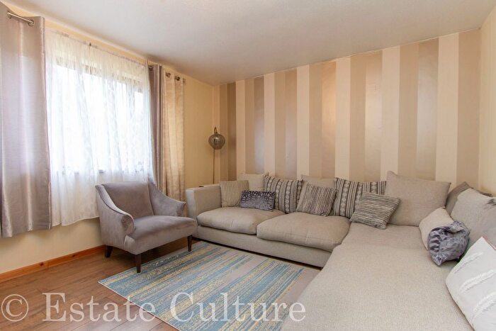 3 Bedroom Terraced House For Sale In Hallway Drive, Shilton, Coventry, CV7