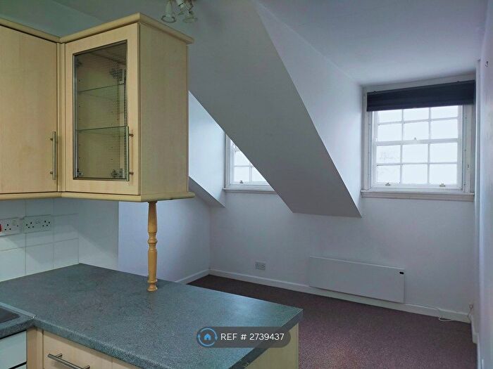 2 Bedroom Flat To Rent In Richmond Road, Exeter, EX4